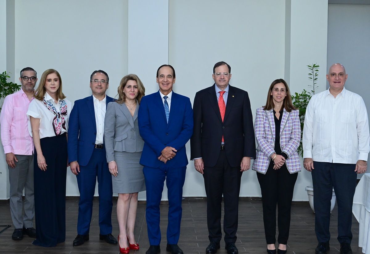 ?p=image&amp;src=%7B%22file%22%3A%22images%2Fnews%2FComiteConsultivoEYN Instituto Tecnol&oacute;gico de Santo Domingo - &Aacute;rea de Econom&iacute;a y Negocios del INTEC planifica la actualizaci&oacute;n de su oferta curricular con aportes del sector empresarial