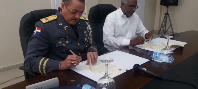 ?p=image&amp;src=%7B%22file%22%3A%22images%2Fnews%2Ffirma-acuerdo-policia-nacional Instituto Tecnol&oacute;gico de Santo Domingo - Notas de prensa