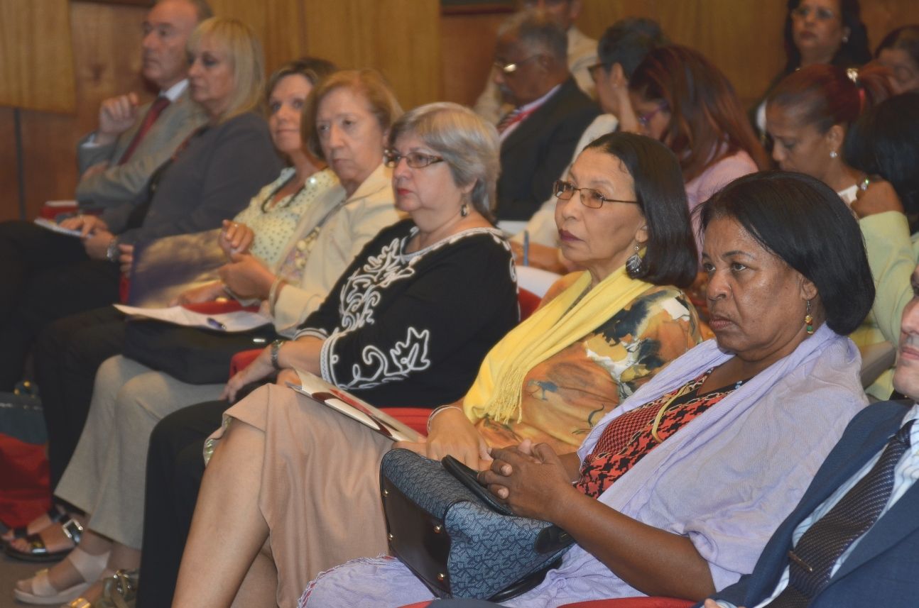 ?p=image&amp;src=%7B%22file%22%3A%22images%2Fprensa%2FDSC_2111 Instituto Tecnol&oacute;gico de Santo Domingo - Analizan propuestas de desarrollo profesional docente