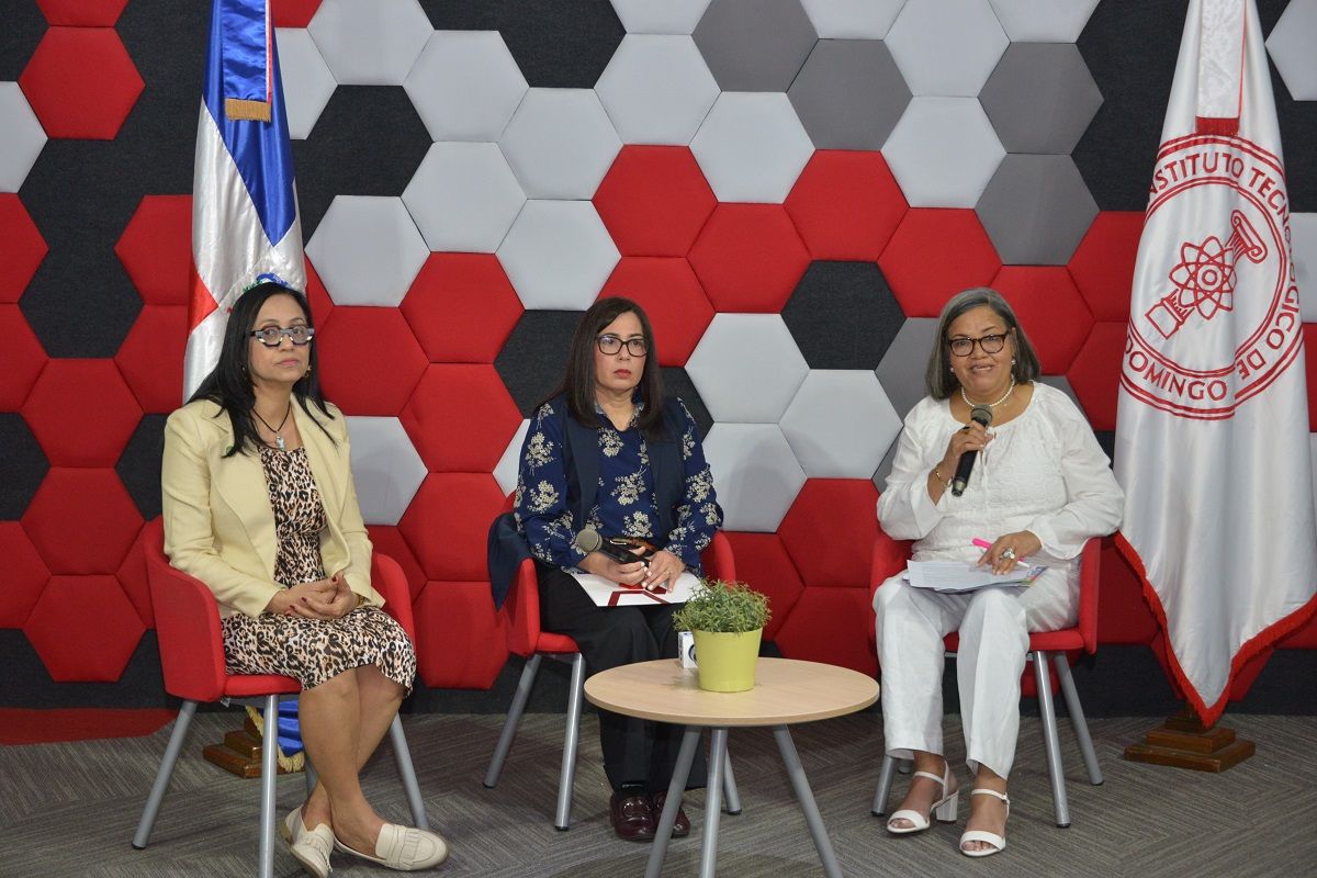 ?p=image&amp;src=%7B%22file%22%3A%22images%2Fnews%2FRuedadeprensamujer Instituto Tecnol&oacute;gico de Santo Domingo - Pese a ser mayor&iacute;a en universidades, mujeres tienen menor participaci&oacute;n en carreras de ciencias, matem&aacute;ticas, ingenier&iacute;a y tecnolog&iacute;as