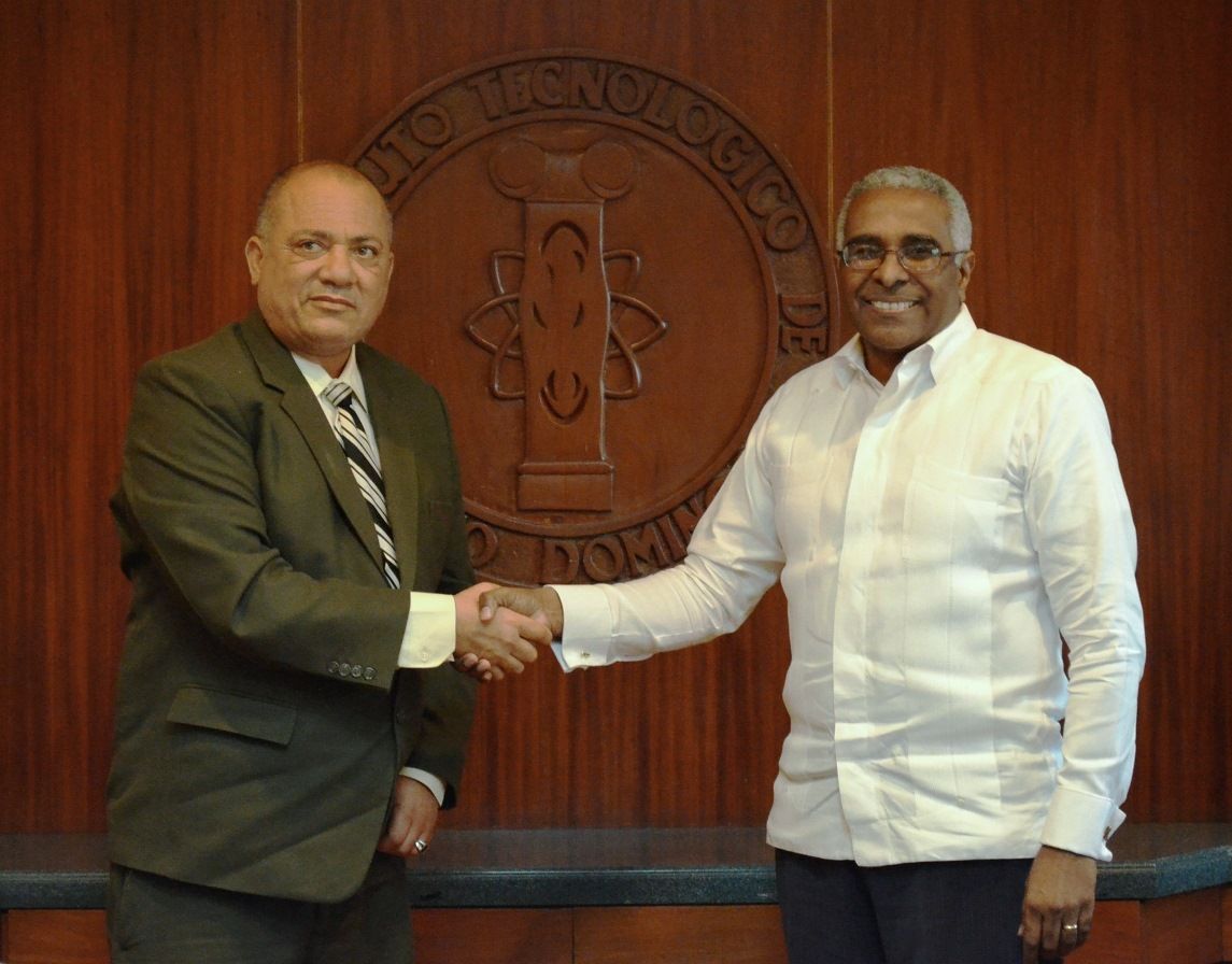 ?p=image&amp;src=%7B%22file%22%3A%22images%2Fprensa%2FSilvio+Durn+y+Rolando+Guzmn+tras+la+firma Instituto Tecnol&oacute;gico de Santo Domingo - Un pacto para proteger el medio ambiente