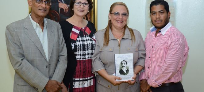 ?p=image&amp;src=%7B%22file%22%3A%22images%2Fnews%2FLibroCesarNicolasPenson Instituto Tecnol&oacute;gico de Santo Domingo - Notas de prensa