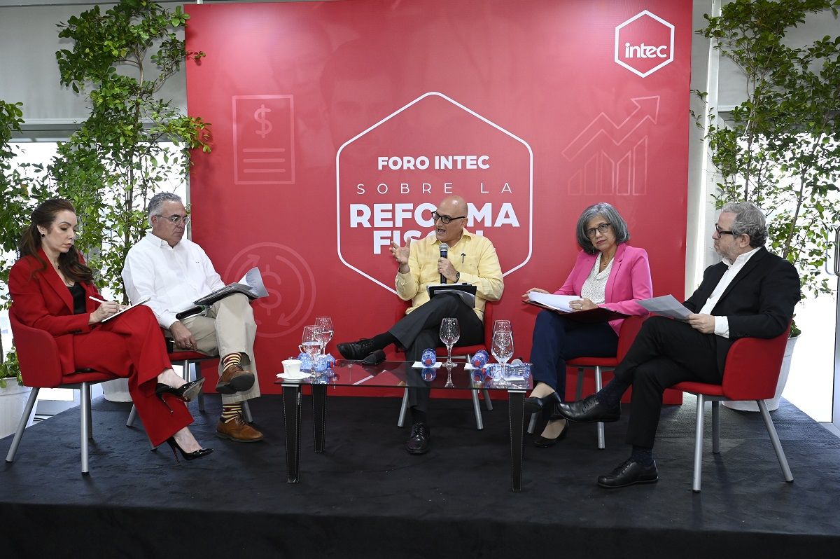 ?p=image&amp;src=%7B%22file%22%3A%22images%2Fnews%2Fforo-reforma Instituto Tecnol&oacute;gico de Santo Domingo - Economistas presentan propuestas para reforma fiscal durante foro organizado por INTEC