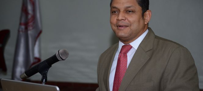 ?p=image&amp;src=%7B%22file%22%3A%22images%2Fnews%2FExpertoLavadodeActivo Instituto Tecnol&oacute;gico de Santo Domingo - Notas de prensa