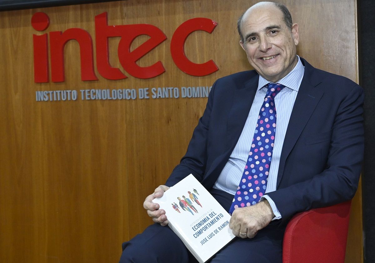 ?p=image&amp;src=%7B%22file%22%3A%22images%2Fnews%2FJoseluisderamon Instituto Tecnol&oacute;gico de Santo Domingo - Jos&eacute; Luis de Ram&oacute;n pone a circular libro sobre econom&iacute;a del comportamiento