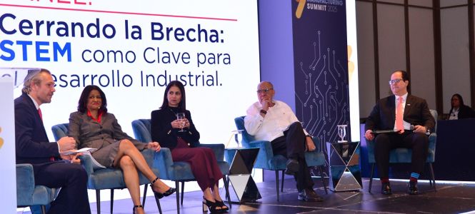 ?p=image&amp;src=%7B%22file%22%3A%22images%2Fnews%2FPanel-manufacturing-summit Instituto Tecnol&oacute;gico de Santo Domingo - Notas de prensa