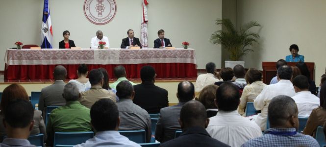 ?p=image&amp;src=%7B%22file%22%3A%22images%2Fprensa%2FPublico+asistente+a+la+apertura+del+seminario Instituto Tecnol&oacute;gico de Santo Domingo - Notas de prensa