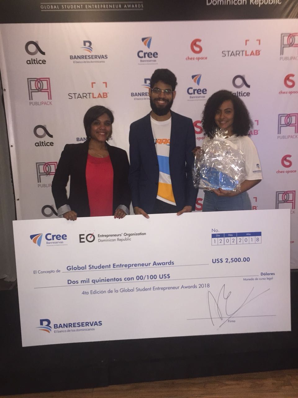 ?p=image&amp;src=%7B%22file%22%3A%22images%2Fnews%2FPREMIO+FOTO Instituto Tecnol&oacute;gico de Santo Domingo - Proyecto inteciano gana primer lugar en Competencia Global de Emprendimiento