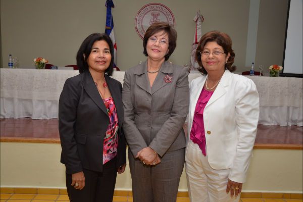 ?p=image&amp;src=%7B%22file%22%3A%22images%2Fprensa%2FDSC_6546 Instituto Tecnol&oacute;gico de Santo Domingo - Capacitan m&aacute;s de 300 docentes en Alfabetizaci&oacute;n y Educaci&oacute;n de Personas J&oacute;venes y Adultas