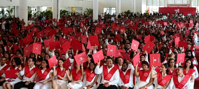?p=image&amp;src=%7B%22file%22%3A%22images%2Fnews%2FGraduacion76-1 Instituto Tecnol&oacute;gico de Santo Domingo - Notas de prensa
