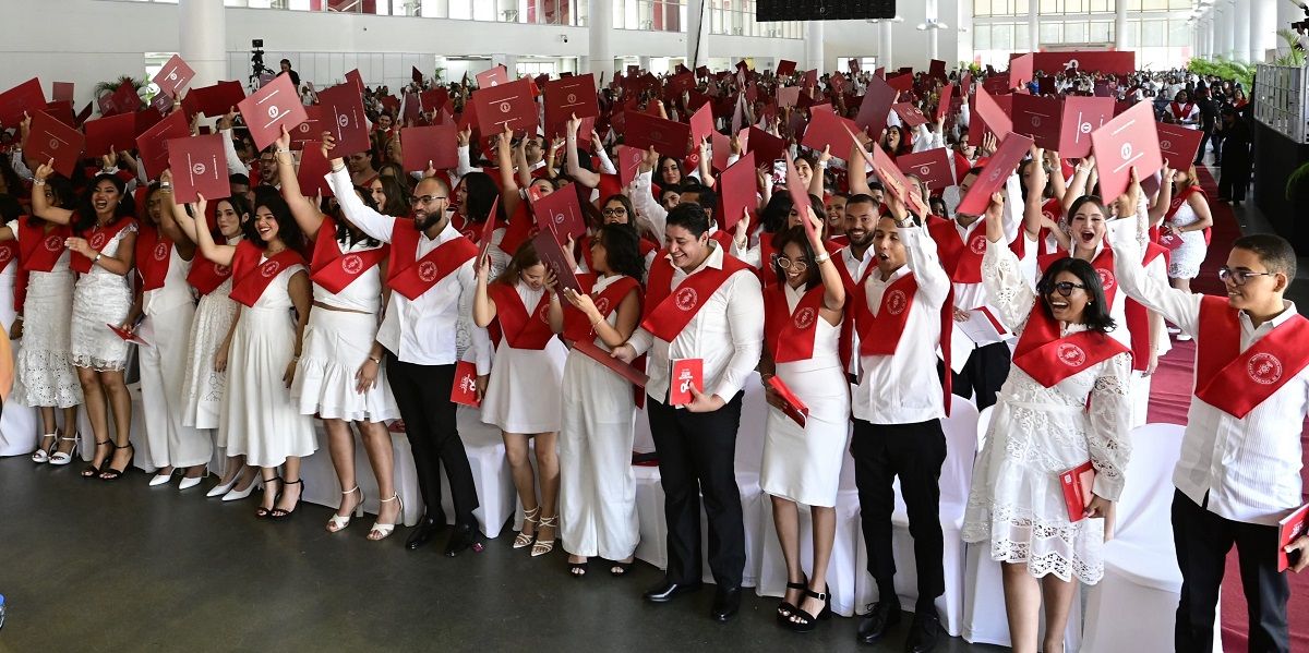 ?p=image&amp;src=%7B%22file%22%3A%22images%2Fnews%2FINTECGraduacion70-2 Instituto Tecnol&oacute;gico de Santo Domingo - INTEC llama graduandos a liderar una cultura de previsi&oacute;n y combate de los riesgos