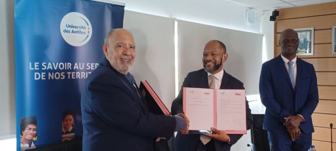 ?p=image&amp;src=%7B%22file%22%3A%22images%2Fnews%2FFirmadeacuerdoINTECUniversidadLas+Antillas Instituto Tecnol&oacute;gico de Santo Domingo - Notas de prensa