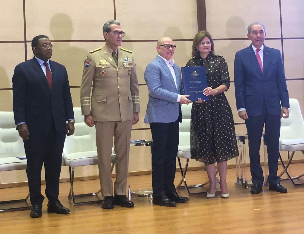 ?p=image&amp;src=%7B%22file%22%3A%22images%2Fnews%2FVictorGomezpremiomescyt Instituto Tecnol&oacute;gico de Santo Domingo - Profesor investigador de INTEC reconocido con el Premio Nacional de Ciencia 2024 