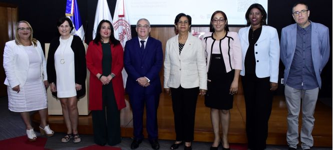 ?p=image&amp;src=%7B%22file%22%3A%22images%2Fnews%2F54_Educomunicacion_charlistas_3 Instituto Tecnol&oacute;gico de Santo Domingo - Notas de prensa