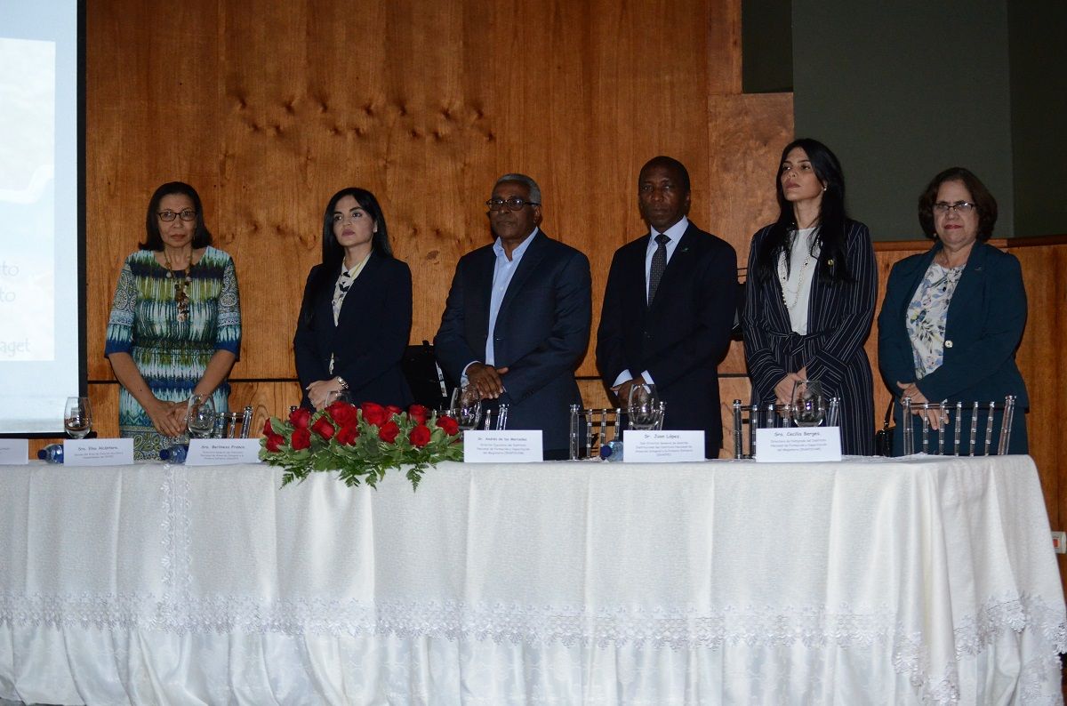 ?p=image&amp;src=%7B%22file%22%3A%22images%2Fnews%2FMesa+princioal+del+evento Instituto Tecnol&oacute;gico de Santo Domingo - INTEC impartir&aacute; Especialidad en Educaci&oacute;n Inicial a servidores del INAIPI