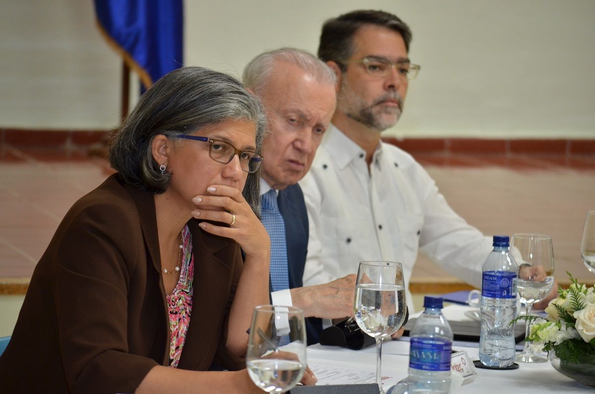 ?p=image&amp;src=%7B%22file%22%3A%22images%2Fnews%2FMLizardo-RAlburquerque-ESelman Instituto Tecnol&oacute;gico de Santo Domingo - Economista asegura gobiernos utilizan ahorros de trabajadores para financiar d&eacute;ficits 