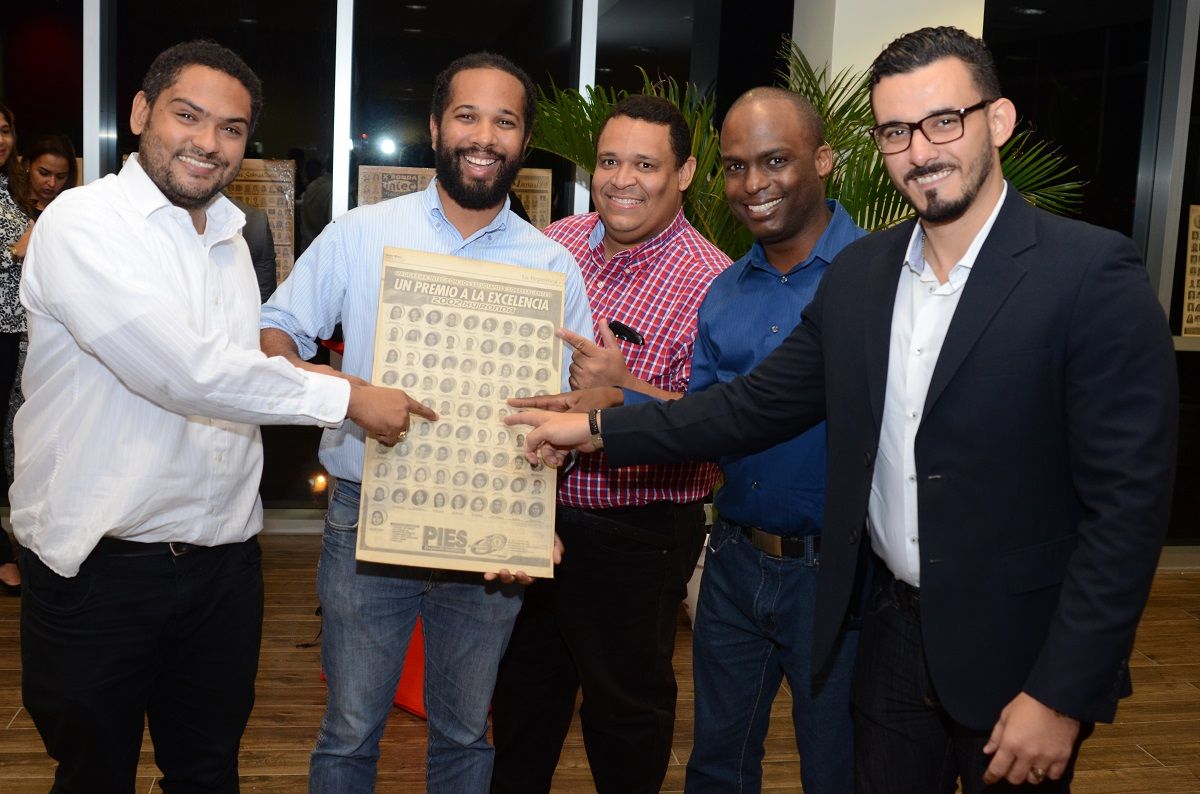 ?p=image&amp;src=%7B%22file%22%3A%22images%2Fnews%2FBecarios+PIES1 Instituto Tecnol&oacute;gico de Santo Domingo - INTEC abre convocatoria de becas para estudiantes sobresalientes