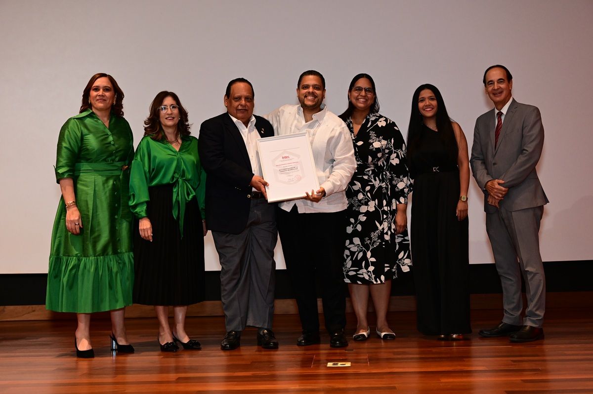 ?p=image&amp;src=%7B%22file%22%3A%22images%2Fnews%2Freconocimientoaltalento Instituto Tecnol&oacute;gico de Santo Domingo - INTEC celebra el talento de sus docentes y personal administrativo en la Semana del M&eacute;rito 2025