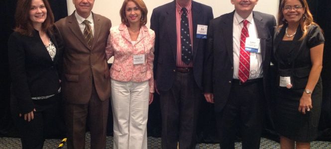 ?p=image&amp;src=%7B%22file%22%3A%22images%2Fprensa%2FINTEC+participa+en+AASCSB-1 Instituto Tecnol&oacute;gico de Santo Domingo - Notas de prensa