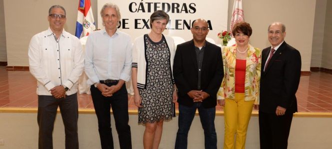 ?p=image&amp;src=%7B%22file%22%3A%22images%2Fnews%2FParticipantes Instituto Tecnol&oacute;gico de Santo Domingo - Notas de prensa