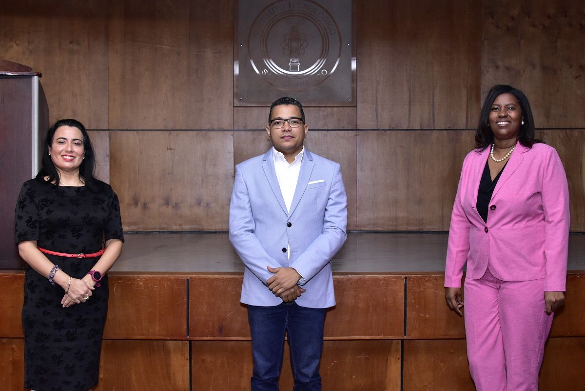 ?p=image&amp;src=%7B%22file%22%3A%22images%2Fnews%2FDalul+Ordehi+Vctor+Hernndez+y+Rosa+Alcntara Instituto Tecnol&oacute;gico de Santo Domingo - Embajada de los Estados Unidos y el INTEC inician segunda ronda del Diplomado Internacional en Periodismo de Investigaci&oacute;n 