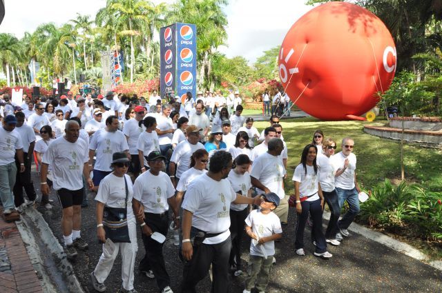 ?p=image&amp;src=%7B%22file%22%3A%22images%2Fprensa%2F419 Instituto Tecnol&oacute;gico de Santo Domingo - Egresados del INTEC caminan por una causa