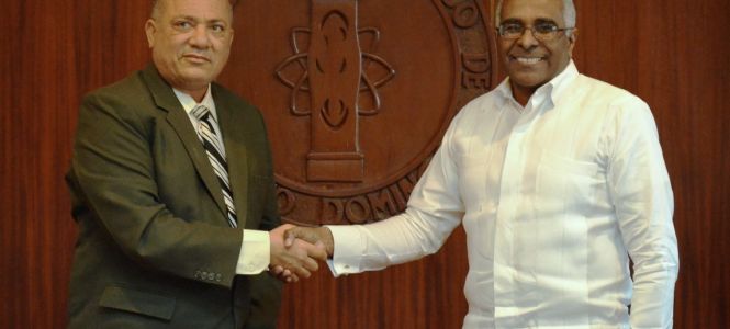 ?p=image&amp;src=%7B%22file%22%3A%22images%2Fprensa%2FSilvio+Durn+y+Rolando+Guzmn+tras+la+firma Instituto Tecnol&oacute;gico de Santo Domingo - Notas de prensa