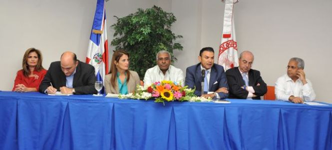 ?p=image&amp;src=%7B%22file%22%3A%22images%2Fprensa%2F425 Instituto Tecnol&oacute;gico de Santo Domingo - Notas de prensa