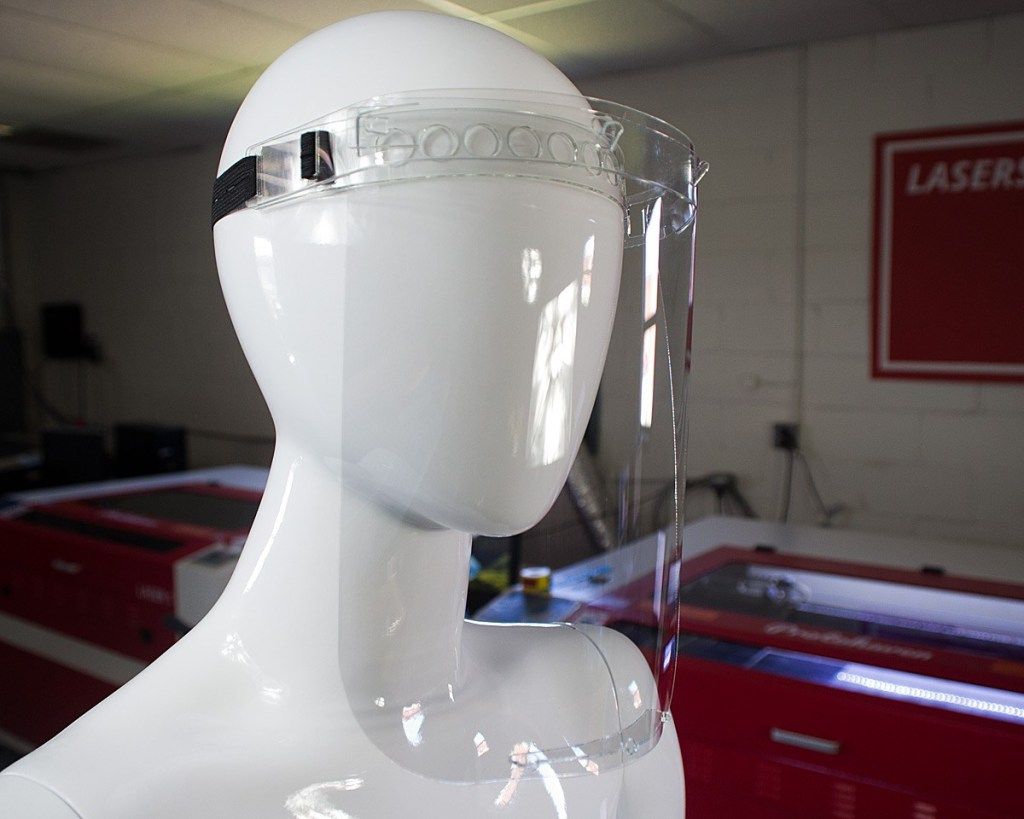 ?p=image&amp;src=%7B%22file%22%3A%22images%2Fnews%2FModelo+colocacin+de+la+mascarilla Instituto Tecnol&oacute;gico de Santo Domingo - Laboratorios del INTEC fabrican m&aacute;scaras reutilizables para personal m&eacute;dico; solicitan apoyo para insumos