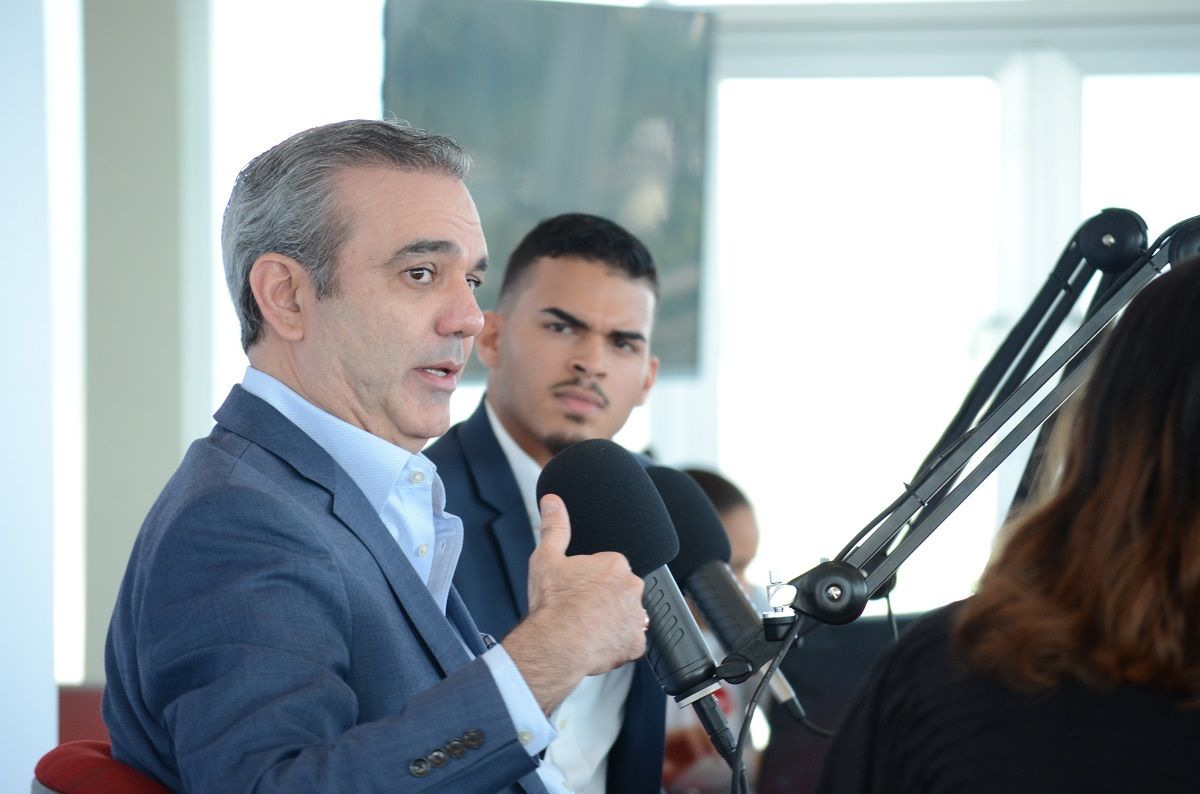 ?p=image&amp;src=%7B%22file%22%3A%22images%2Fnews%2FLuis-Abinader-en-la-cabina-de-Radio-INTEC Instituto Tecnol&oacute;gico de Santo Domingo - Luis Abinader: &ldquo;PRM aspira no se elijan jueces que respondan a intereses pol&iacute;ticos&rdquo; 