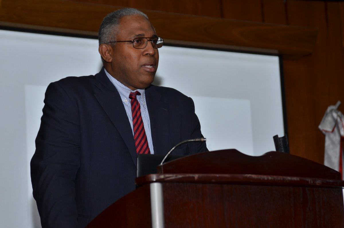 ?p=image&amp;src=%7B%22file%22%3A%22images%2Fnews%2FDaniel+Elas+Robles Instituto Tecnol&oacute;gico de Santo Domingo -  Experto recomienda ley responsabilice empresas por p&eacute;rdida de datos de sus clientes       