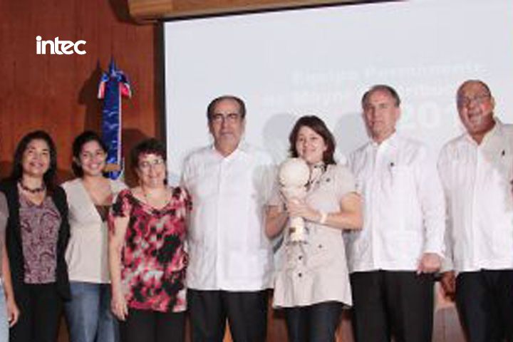 ?p=image&amp;src=%7B%22file%22%3A%22images%2Fprensa%2Fpremio-colmena-destacadal Instituto Tecnol&oacute;gico de Santo Domingo - INTEC entrega Premios Colmena Destacada 2011