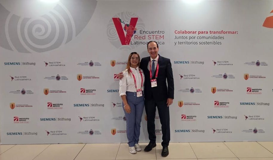 ?p=image&amp;src=%7B%22file%22%3A%22images%2Fnews%2FAnileydis+Colon+y+Arturo+Del+Villar Instituto Tecnol&oacute;gico de Santo Domingo - INTEC STEM presenta logros durante encuentro latinoamericano de educaci&oacute;n STEM en Per&uacute;