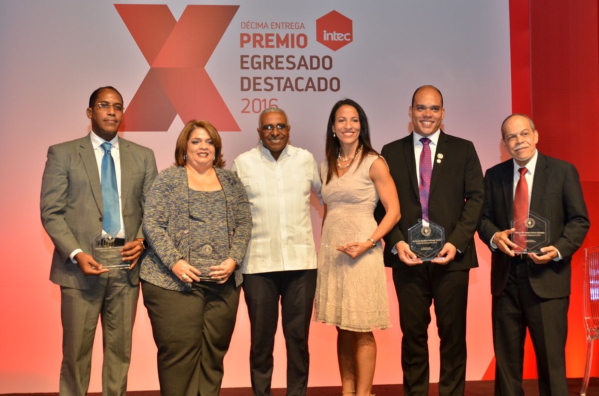 ?p=image&amp;src=%7B%22file%22%3A%22images%2Fnews%2FEgresadosDestacados2016 Instituto Tecnol&oacute;gico de Santo Domingo - Inician postulaciones al Premio Egresado Destacado del INTEC