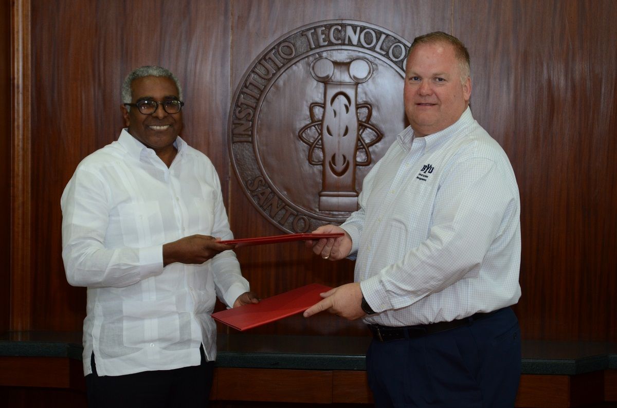 ?p=image&amp;src=%7B%22file%22%3A%22images%2Fnews%2FINTEC-BYU Instituto Tecnol&oacute;gico de Santo Domingo - INTEC tendr&aacute; primer cap&iacute;tulo estudiantil de Asociaci&oacute;n Nacional de Constructores de Viviendas de EE.UU.