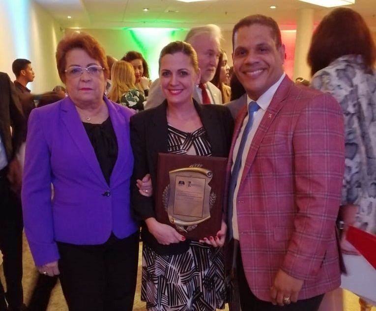 ?p=image&amp;src=%7B%22file%22%3A%22images%2Fnews%2FReconocimientoCEI.jpg-1 Instituto Tecnol&oacute;gico de Santo Domingo - MESCyT reconoce al Centro de Emprendimiento del INTEC por promover la cultura emprendedora