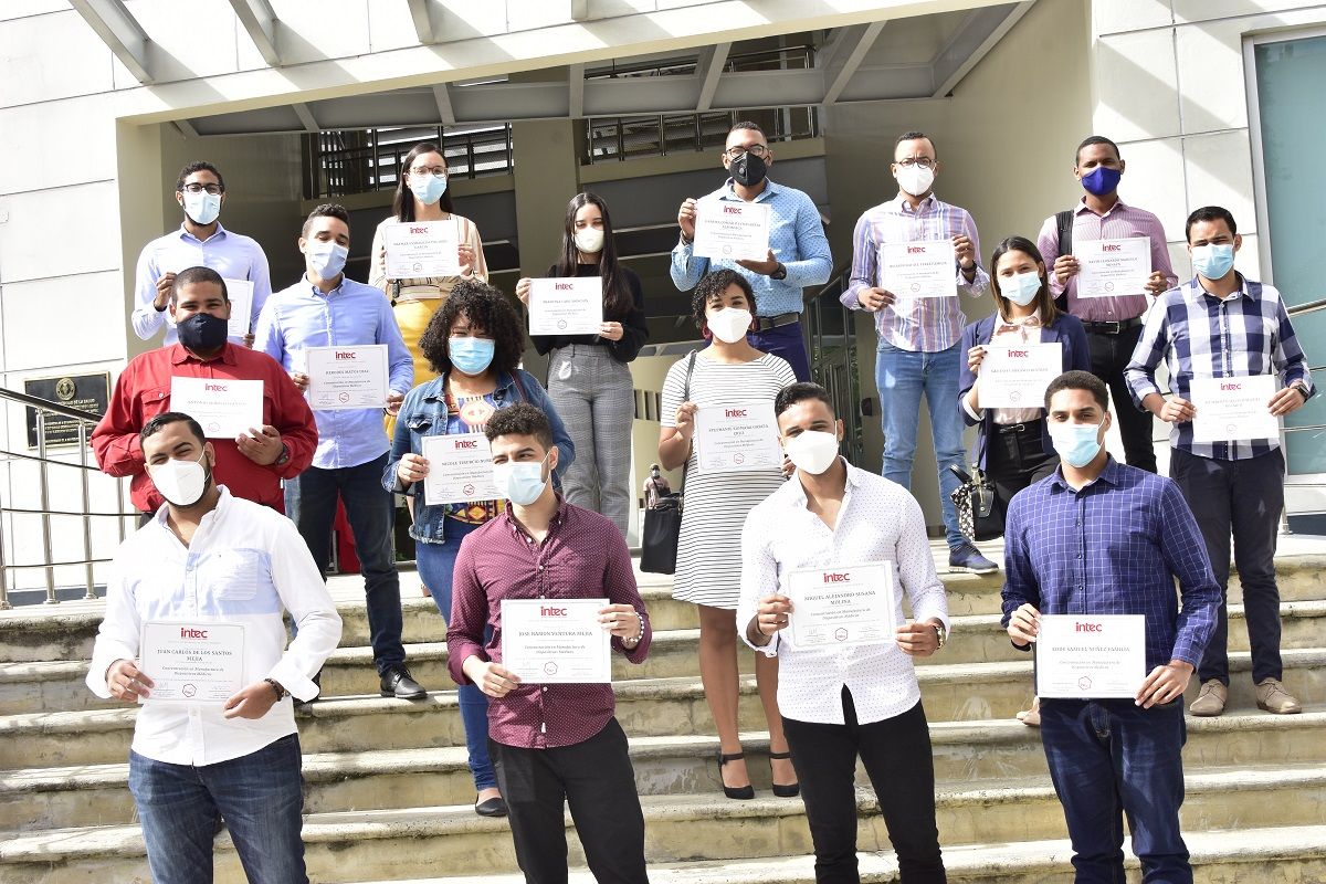 ?p=image&amp;src=%7B%22file%22%3A%22images%2Fnews%2Fegresados Instituto Tecnol&oacute;gico de Santo Domingo - INTEC entrega 37 certificados de concentraci&oacute;n en Manufactura de Dispositivos M&eacute;dicos