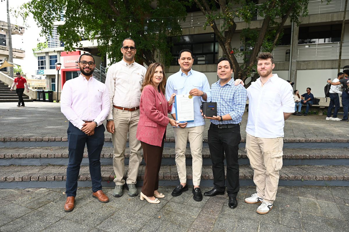 ?p=image&amp;src=%7B%22file%22%3A%22images%2Fnews%2FPatente Instituto Tecnol&oacute;gico de Santo Domingo - INTEC obtiene patente por cargador inteligente para veh&iacute;culos el&eacute;ctricos