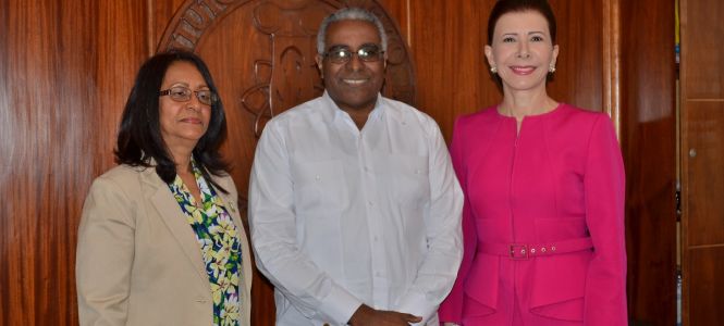 ?p=image&amp;src=%7B%22file%22%3A%22images%2Fnews%2Facuerdo-intec-surfuturo-20161028 Instituto Tecnol&oacute;gico de Santo Domingo - Notas de prensa