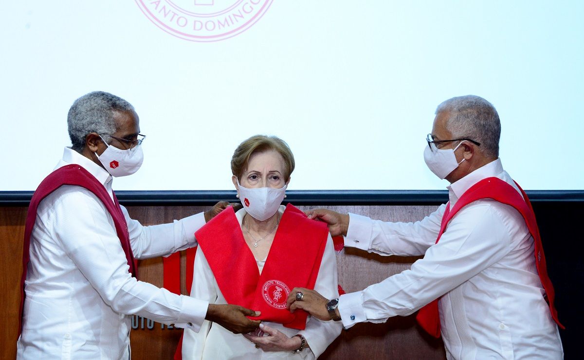 ?p=image&amp;src=%7B%22file%22%3A%22images%2Fnews%2FDSC_1288 Instituto Tecnol&oacute;gico de Santo Domingo - Lucero Arboleda fue reconocida Profesora Em&eacute;rita del INTEC