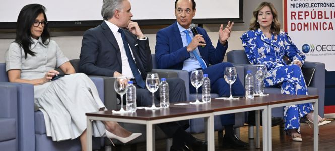 ?p=image&amp;src=%7B%22file%22%3A%22images%2Fnews%2FPanelSemiconductores Instituto Tecnol&oacute;gico de Santo Domingo - Notas de prensa