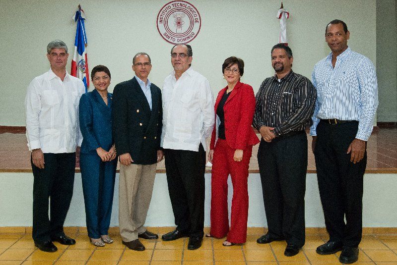 ?p=image&amp;src=%7B%22file%22%3A%22images%2Fprensa%2F273 Instituto Tecnol&oacute;gico de Santo Domingo - INTEC presenta directiva 2011-2012 de su Asociaci&oacute;n de Egresados