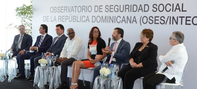 ?p=image&amp;src=%7B%22file%22%3A%22images%2Fnews%2FRealizacin+de+panel+previo+a+la+firma+de+convenio Instituto Tecnol&oacute;gico de Santo Domingo - Notas de prensa