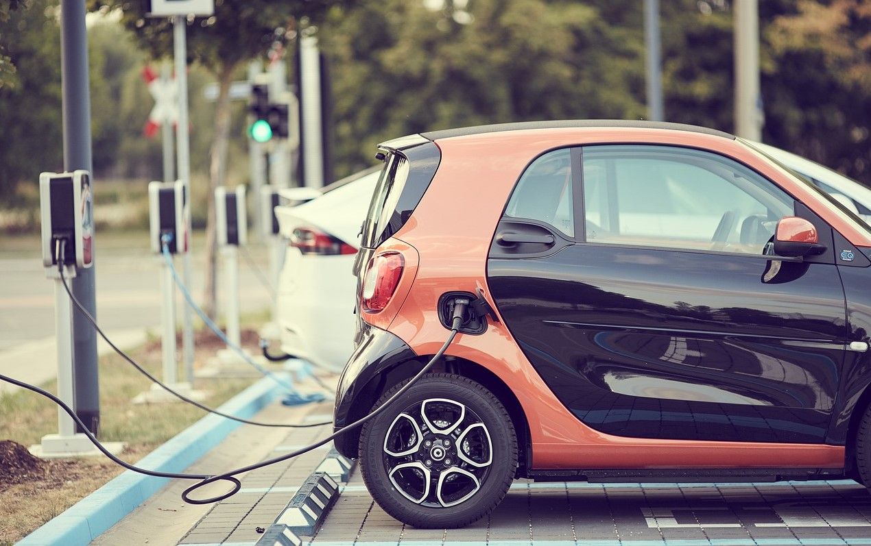 ?p=image&amp;src=%7B%22file%22%3A%22images%2Fnews%2FVehculos+elctricos-1 Instituto Tecnol&oacute;gico de Santo Domingo - Marco regulatorio, autonom&iacute;a y carga: retos de la movilidad el&eacute;ctrica en Rep&uacute;blica Dominicana 