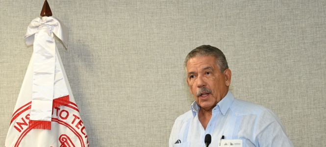 ?p=image&amp;src=%7B%22file%22%3A%22images%2Fnews%2FValeiron Instituto Tecnol&oacute;gico de Santo Domingo - Notas de prensa