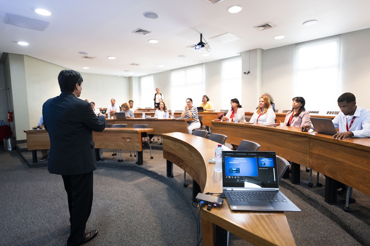 105%20Charla%20ESET1 Instituto Tecnológico de Santo Domingo - Personal administrativo del INTEC recibe capacitación sobre riesgos tecnológicos y medidas preventivas en el entorno digital 