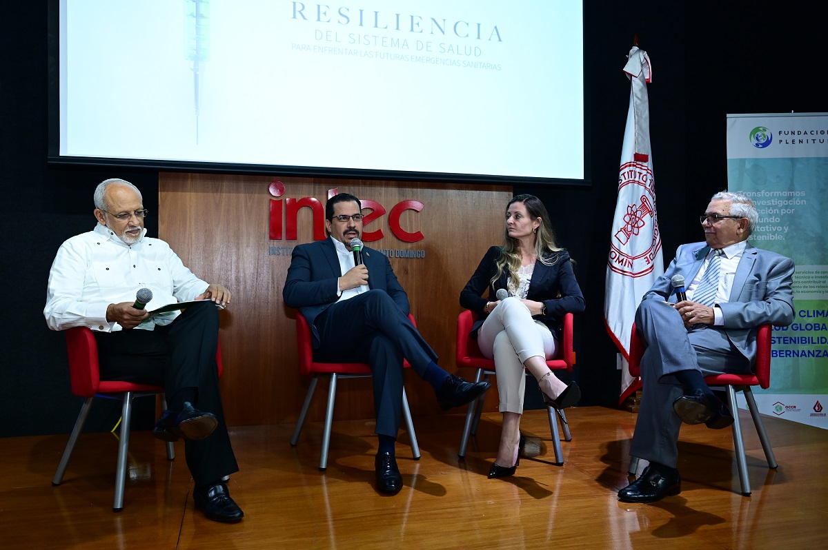 Expertos%20durante%20el%20seminario%20Resiliencia%20del%20sistema%20de%20salud%20ante%20futuras%20emergencias%20%20sanitarias Instituto Tecnológico de Santo Domingo - Consideran prioritario construir un sistema de salud “sostenible y resiliente, capaz de enfrentar riesgos imprevistos”