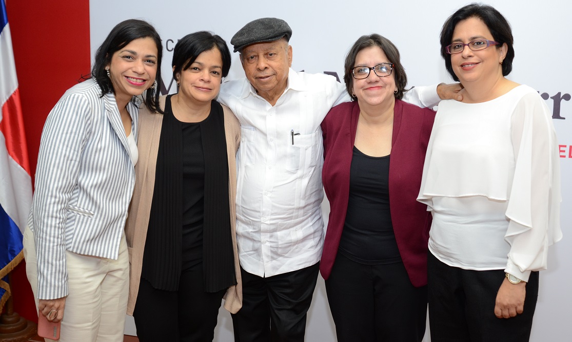 FOTO-4 Instituto Tecnológico de Santo Domingo - Homenaje al escritor Manuel Mora Serrano
