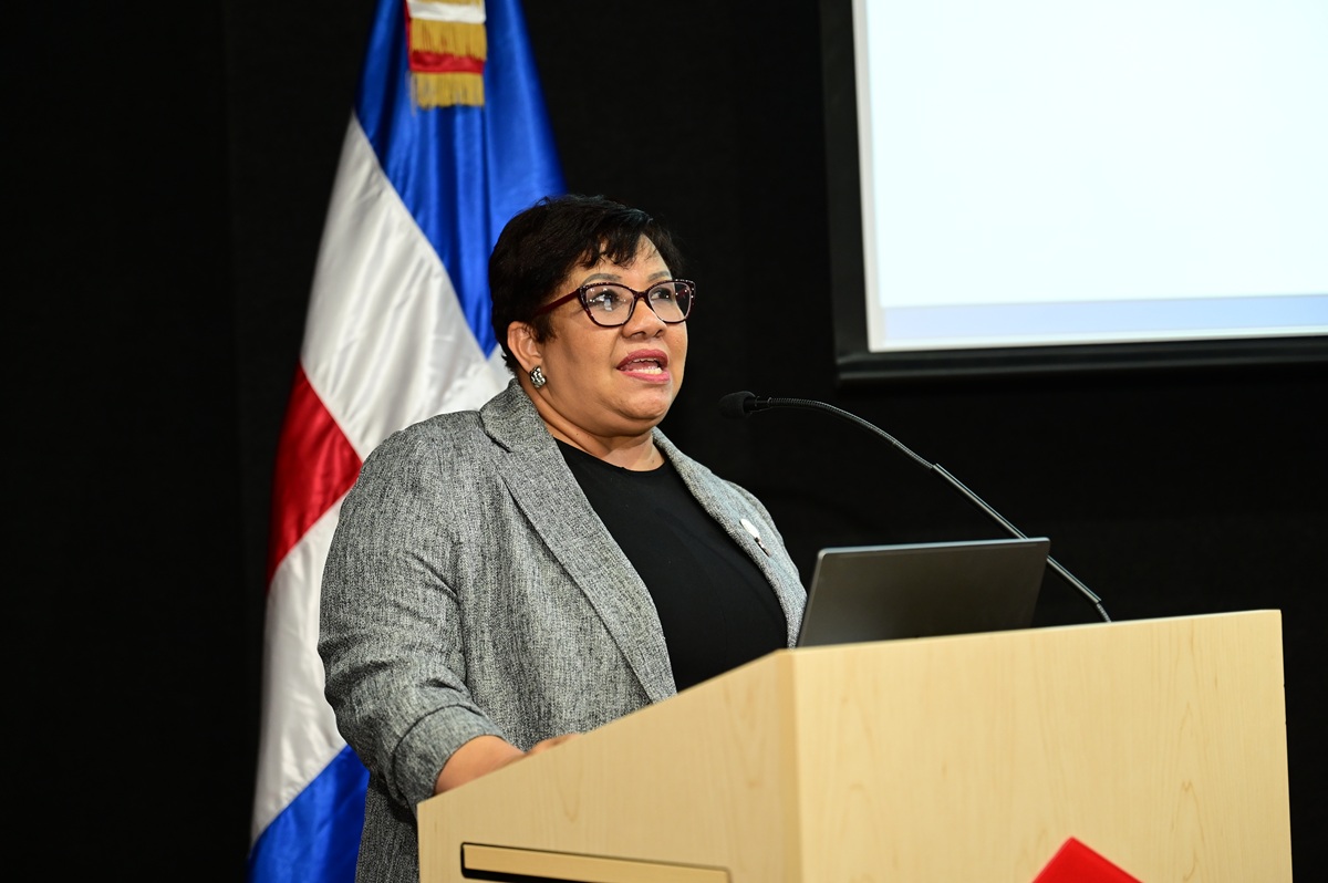 Mildred%20Sena%20prospectivista%20consultora%20ambiental%20y%20docente%20del%20INTEC Instituto Tecnológico de Santo Domingo - INTEC, RIBER y FEV impulsan la Prospectiva y Sostenibilidad en el país