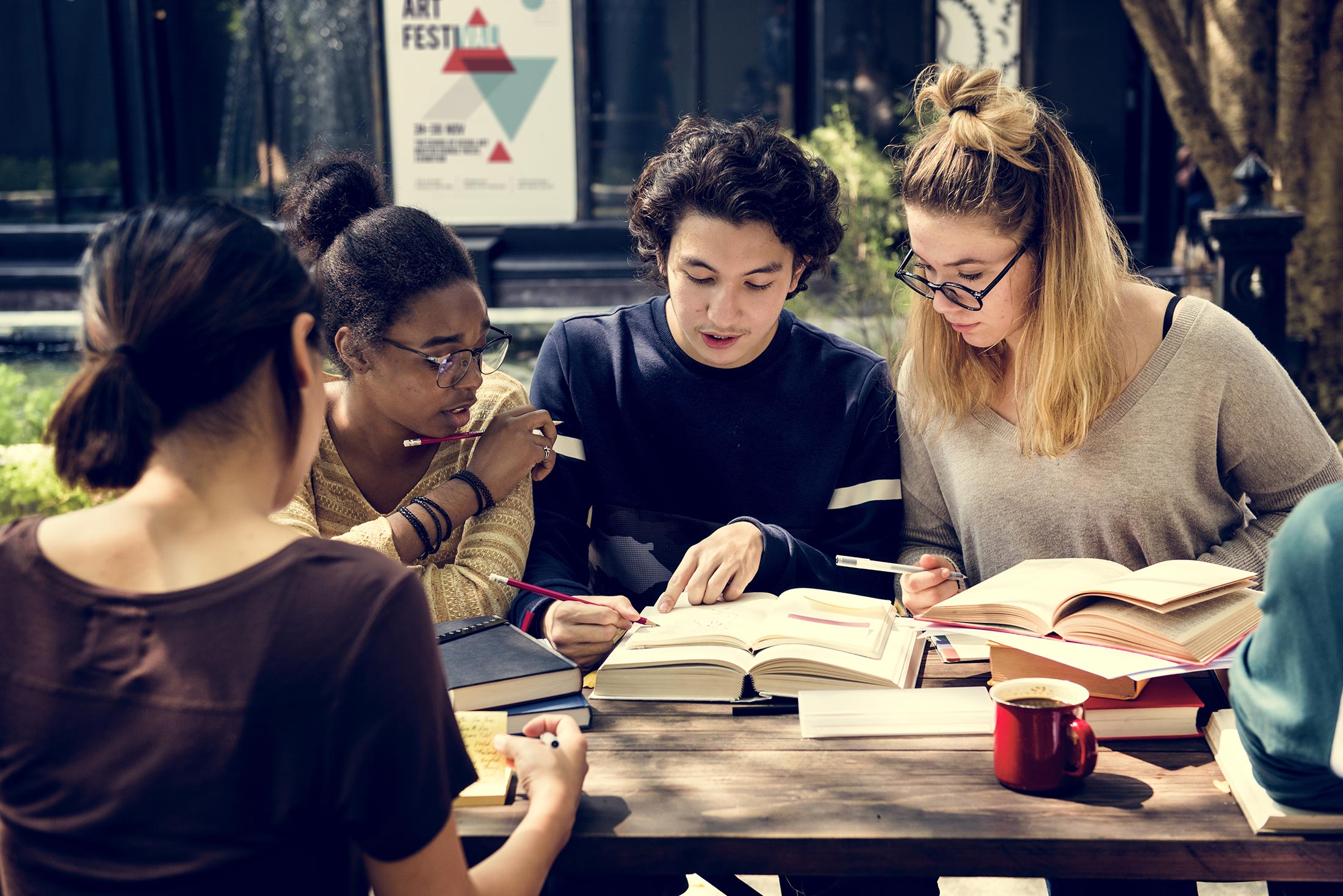 Types of research theses: methodologies and structure